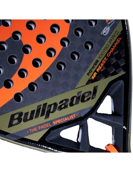 Padel-Paket Bullpadel Vertex 03 + No Strain Fluor Sleeve | Padel-Ru...