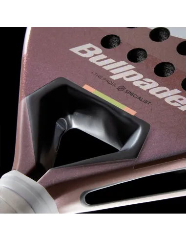 Pala de pádel Bullpadel Wonder 2026 Claudia Fernández | Palas de pá...